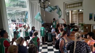Trabajadores del Hospital Geriátrico Provincial reclaman respuestas por parte de las autoridades tras la balacera.&nbsp;