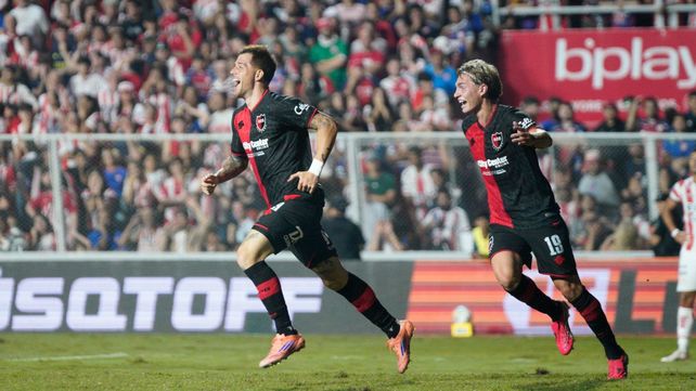 El Colo Ramírez celebra el gol en Santa Fe