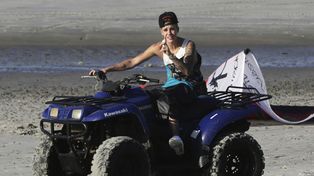 Justin Bieber chocó, se peleó y fue detenido una vez más