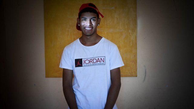 Pablo en el sum de su barrio.