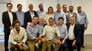 En Puerto Norte, Macri reunió a los jefes del PRO de distintas provincias y mostró su liderazgo en el partido.