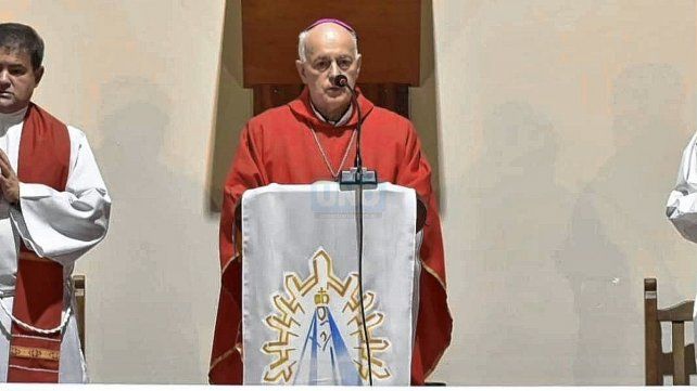 Puiggari. Concelebró la Eucaristía junto al párroco Jorge Fontana y al vicario parroquial Emanuel Del Castillo.