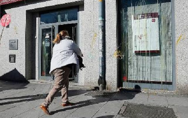 Un hombre se enfureció porque no encontró la respuesta esperada
