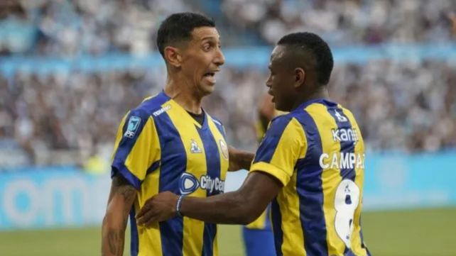 Ángel Di María y Jáminton Campaz con la camiseta de Central que los une.