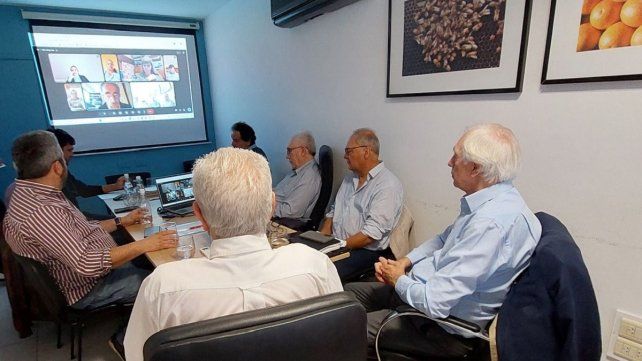 La Provincia trabaja junto a entidades agropecuarias ante la creciente de los ríos generada por el fenómeno de El Niño.