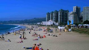Cómo hacerse de dólares o reales para poder vacacionar este año