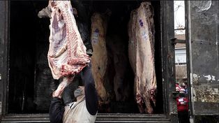 Paz en las carnicerías: el gobierno postergó el reemplazo de la media res