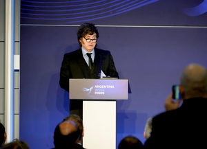 La Argentina se dirige nuevamente a paso firme hacia el futuro, dijo Milei al cerrar su visita a Francia