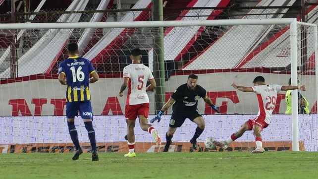 Se viene el segundo de Huracán. De la Fuente somete a Broun. Central no dio pie con bola en el Ducó.