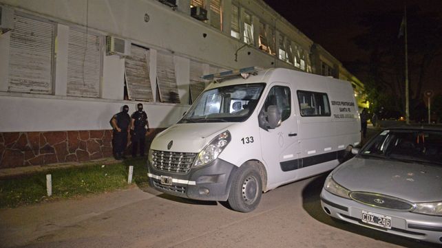 El vehículo del Servicio Penitenciario atacado ayer a la tarde.&nbsp;