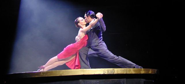Bailar tango puede beneficiar a pacientes con Parkinson y Alzheimer