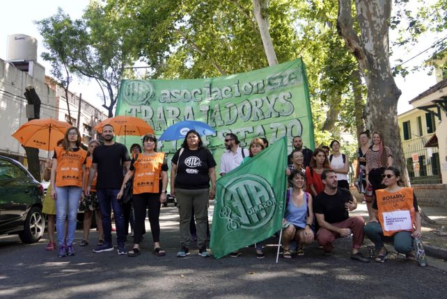 Los trabajadores de la salud en la protesta realizada este miércoles en Suipacha y San Lorenzo