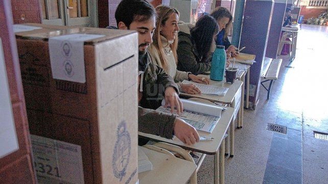 Las elecciones en Santa Fe fueron presupuestadas con un monto de $8.297.672.037. Las elecciones en Santa Fe fueron presupuestadas con un monto de $8.297.672.037.