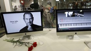 El mundo le rinde homenaje a Steve Jobs, el cerebro y el coraz&oacute;n detr&aacute;s de Apple