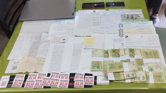 Estafas: hallan dinero y armas en allanamiento al corralón