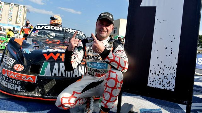 Christian Ledesma festeja su victoria en Concordia. Hacía desde 2018 que no ganaba en el TC y de yapa entró a la Copa de Oro.&nbsp;
