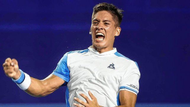 Sebastián Báez festeja con todo el título en Estados Unidos.