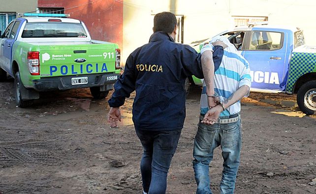 Estaba borracho, peleó con su amigo, lo mató y lo violó