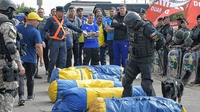 La Policía detuvo a Barras de Boca con armas