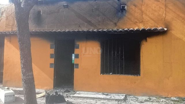 La vivienda incendiada en Rincón.