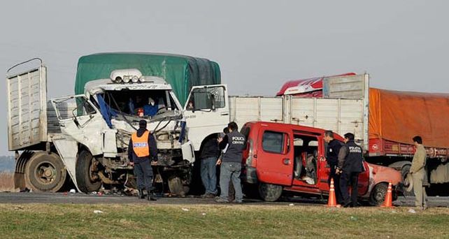 Las Flores: al menos 11 muertos y 21 heridos en un accidente en la ruta 3