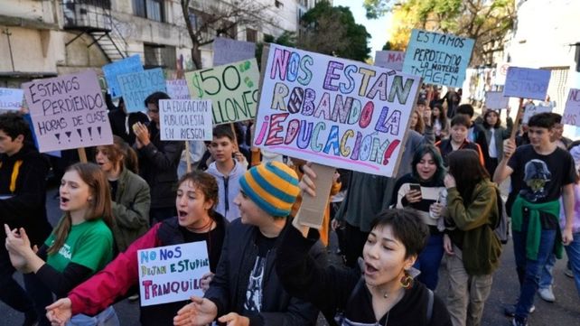 Cuando se robaron los elementos del Complejo los alumnos se movilizaron y comenzaron a preparar el Gurruchagazo de este viernes.