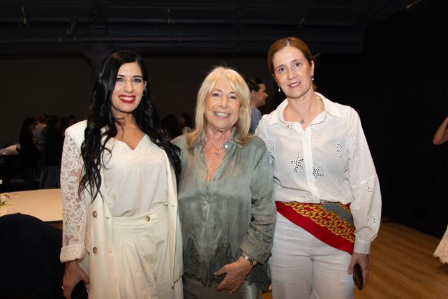 Karina Viamonte, Stella Sciamarelli y María Noel Olsina