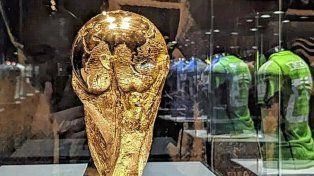 El presidente de la AFA, Claudio Tapia, dejó inaugurada la exhibición de los campeones del mundo en La Rural.