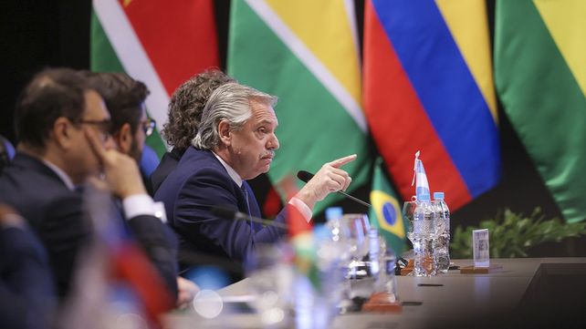 Cumbre del Mercosur: contrapunto entre Fernández y Lacalle