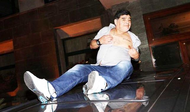 Una noche descontrolada de Maradona en Nápoles