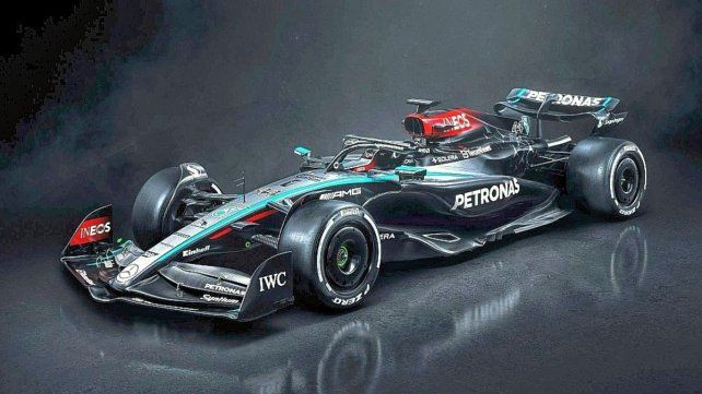 El monoplaza W15 con el que Mercedes correrá en la temporada 2024.