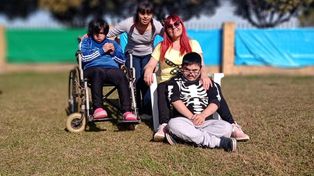 Desesperado reclamo de las 28 familias que adoptaron niños con discapacidad