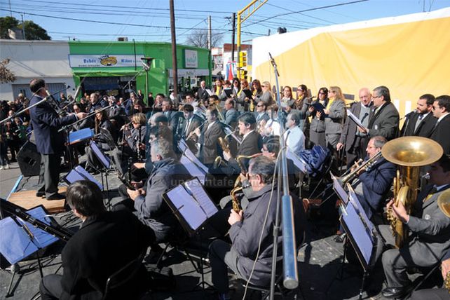 Aristóbulo del Valle se vistió con todo el color de la Independencia