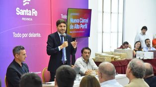 Pullaro saca ventaja en las primeras proyecciones para las convencionales