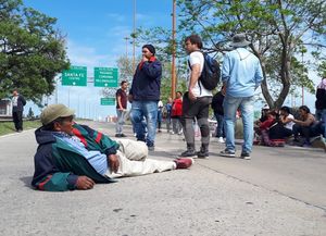 Luego de tres horas y media de corte, pescadores levantaron la protesta