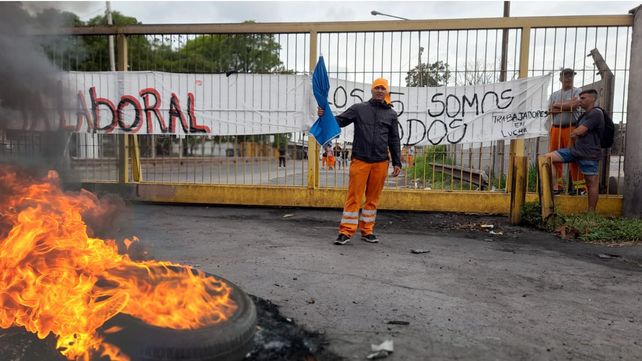Los estibadores continúan sin realizar tareas en la TPR.