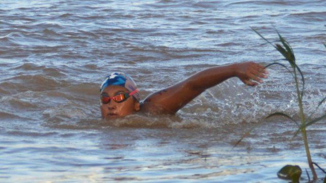 Eugenia Peltzer en las aguas del Pariente del Mar.