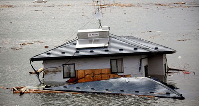 Un mill&oacute;n de toneladas de basura del tsunami japon&eacute;s flota hacia EEUU
