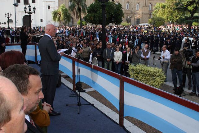 Bonfatti: “No sólo con policía vamos a solucionar nuestros problemas”
