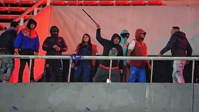 El Ministerio de Seguridad bonaerense clausuró la cancha de Independiente El Ministerio de Seguridad bonaerense clausuró la cancha de Independiente