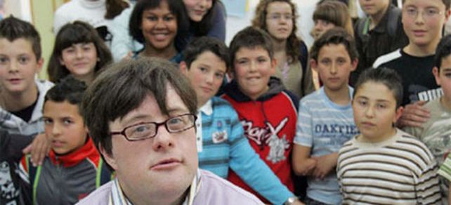 Un joven down logr&oacute; graduarse de  maestro universitario en Espa&ntilde;a