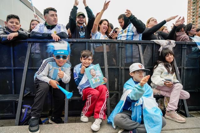 Rosario explotó por la final del Mundial: una multitud copó el Fontanarrosa para ver Argentina-España
