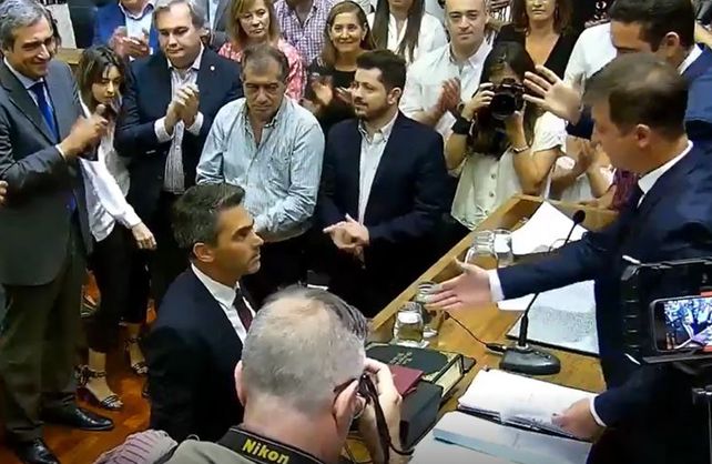 El momento en que Saleme le niega el saludo a Pignata. Captura de video.&nbsp;