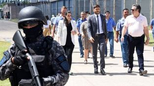 Maximiliano Pullaro y el ministro de Seguridad, Pablo Cococcioni.