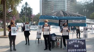 Imágenes de la Carpa Negra en Plaza de Mayo