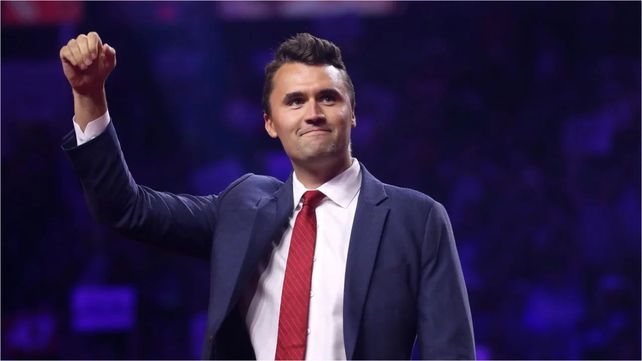 Charlie Kirk murió tras recibir un disparo en el cuello este miércoles.