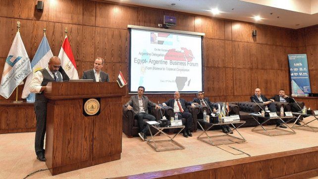 Bordet busca ampliar el comercio e inversiones con Egipto