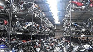Las motos en el Corralón Municipal se apilan
