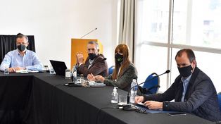 Autoridades provinciales y municipales se reunieron para analizar la situacion de la pandemia de Coronavirus en Paraná.