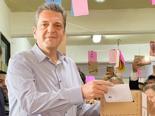 El candidato a presidente de Unión por la Patria votó en Tigre.